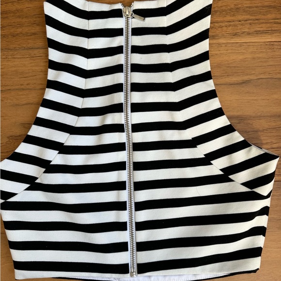 Nicholas Striped Crop Top - Picture 3 of 3